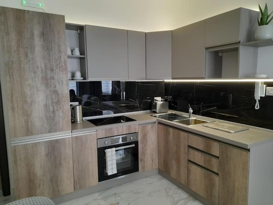 Coral Reef Apartments 세인트폴스베이 외부 사진
